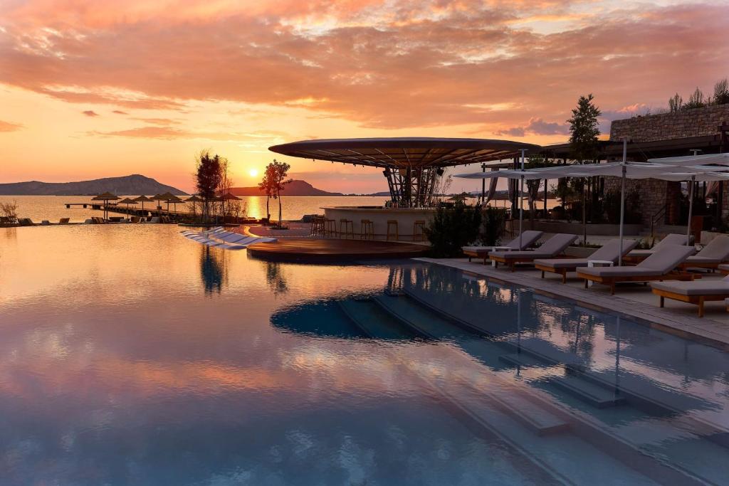W Costa Navarino Modern